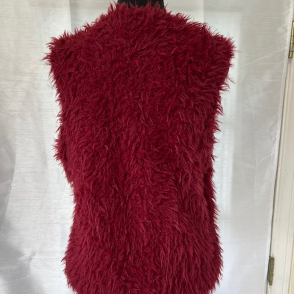 IOS Red Shaggy FAUX FUR VEST Women's Med - Picture 2 of 8